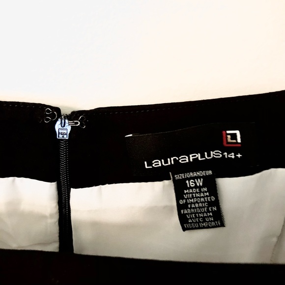 Laura Plus Size Midi Dress - Picture 9 of 10